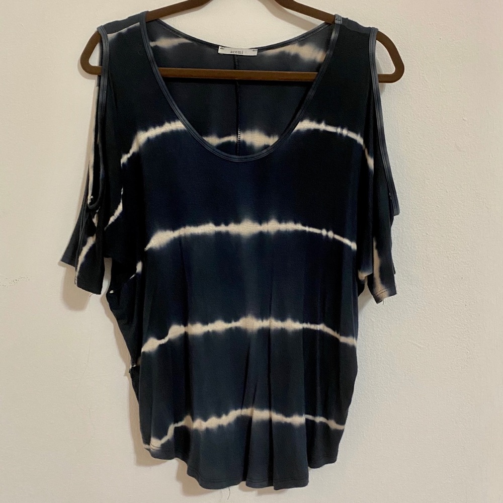 Size M/L Women’s Tie Die Shirt